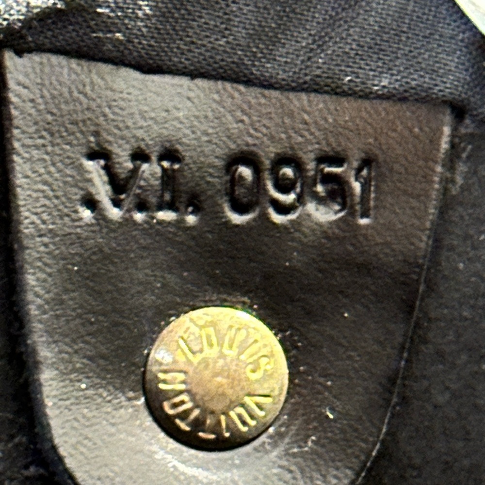 Authentic Louis Vuitton Speedy 35 - Picture 2 of 16